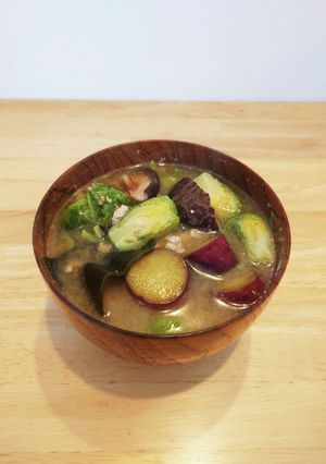 芽キャベツとさつまいもの味噌汁-レシピのメイン写真