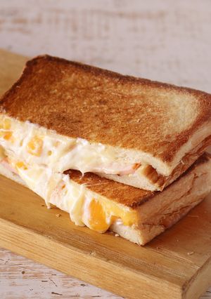 濃厚チーズソースとハムのホットサンド-レシピのメイン写真