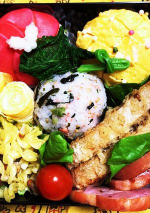 よっちゃん　おにぎりとチキンフライお弁当-レシピのメイン写真
