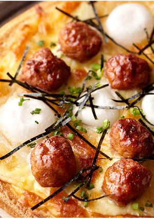 みつせ鶏肉だんごと餅の和風ピッツァ-レシピのメイン写真