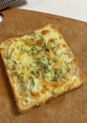 栄養たっぷり？　しらすパン-レシピのメイン写真