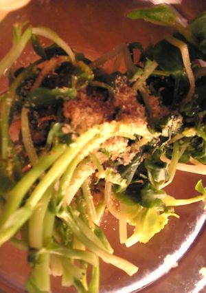 簡単：レンジ１分：豆苗の酢醤油胡麻和え-レシピのメイン写真