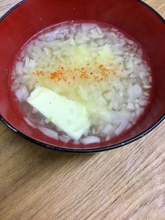 今朝の味噌汁/とうふと玉ねぎ-レシピのメイン写真