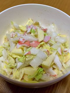 白菜とカニカマとりんごの胡麻マヨサラダ☆-レシピのメイン写真