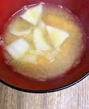 今朝の味噌汁/カボチャと玉ねぎ