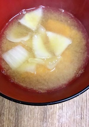 今朝の味噌汁/カボチャと玉ねぎ-レシピのメイン写真