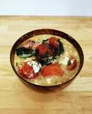 トマトとクリームチーズの味噌汁