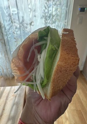 なんちゃってペッパーハムカイザーサンド-レシピのメイン写真