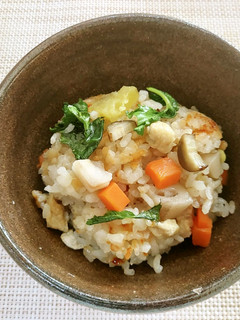 根菜の炊き込みご飯です-レシピのメイン写真