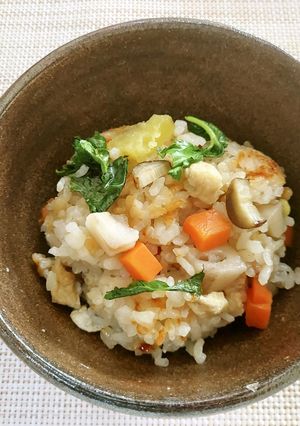 根菜の炊き込みご飯です-レシピのメイン写真