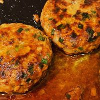 基本からアレンジまで！思わずつくりたくなる「ニラ ハンバーグ」の