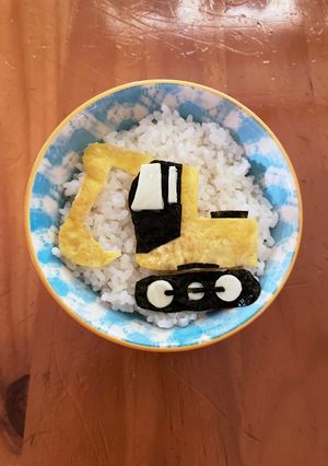 簡単!働く車ショベルカーキャラごはん-レシピのメイン写真