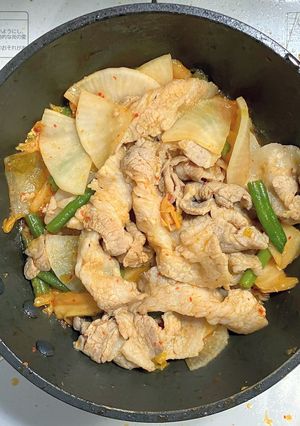 豚バラ肉と大根とインゲンのキムチ炒め-レシピのメイン写真