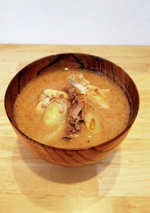 クセになるコク!手羽元と鶏レバーの味噌汁-レシピのメイン写真