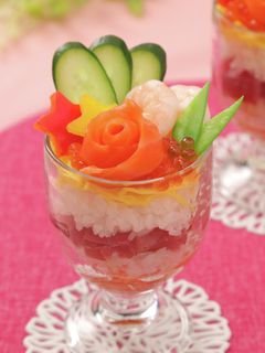 華やか♪パフェ風ちらし寿司-レシピのメイン写真