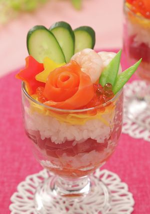 華やか♪パフェ風ちらし寿司-レシピのメイン写真