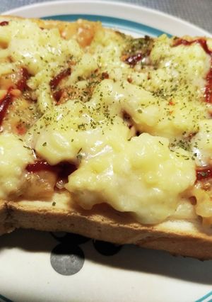 シチューの翌日はグラタン風トースト☆-レシピのメイン写真