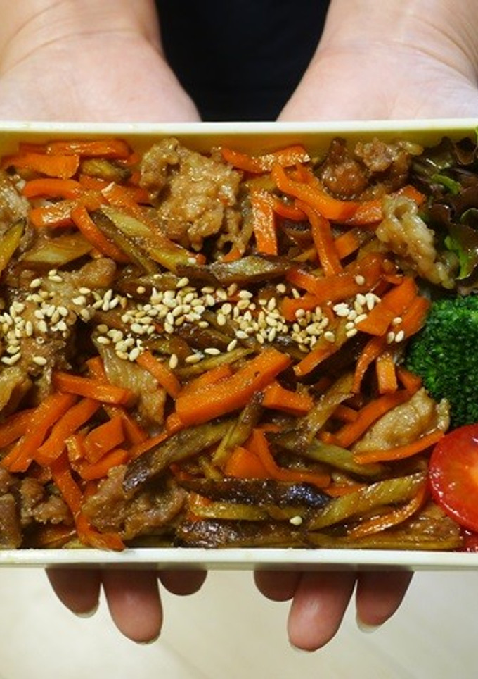 レンジで簡単★豚きんぴらごぼうの丼弁当-レシピのメイン写真