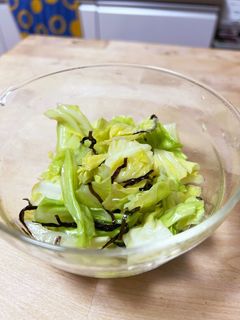オリーブオイル☆洋風!キャベツ塩昆布和え-レシピのメイン写真