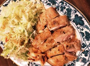 鶏もも肉カリカリ焼き☆ニンニクチップ添え-レシピのメイン写真