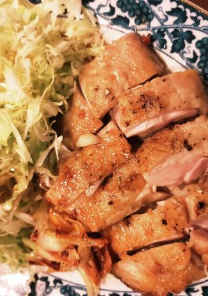 鶏もも肉カリカリ焼き☆ニンニクチップ添え-レシピのメイン写真