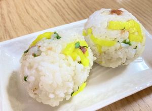 たくあんと大葉と梅のおにぎり-レシピのメイン写真