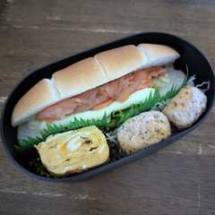 รูปของ JKスモークサーモンサンドイッチ弁当♪