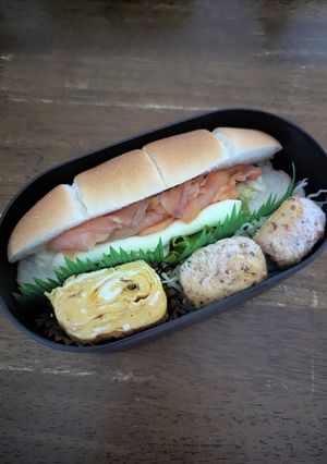JKスモークサーモンサンドイッチ弁当♪-レシピのメイン写真