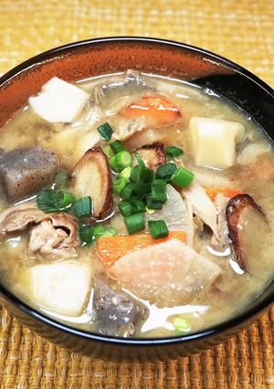 豚汁(炒めゴボウ・里芋・舞茸・豚肉)-レシピのメイン写真