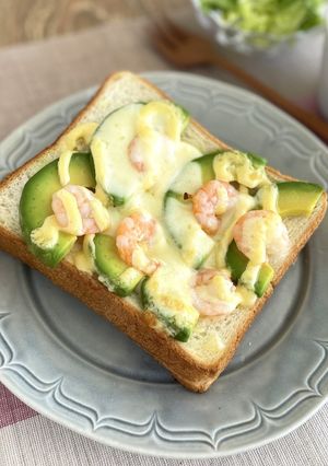 えびとアボカドのチーズトースト-レシピのメイン写真