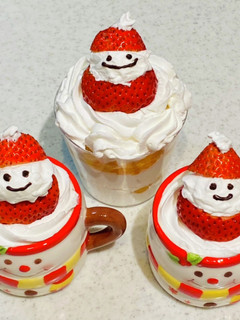 コップで簡単!クリスマスケーキ-レシピのメイン写真