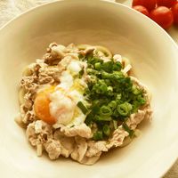 基本からアレンジまで！思わずつくりたくなる「冷凍うどん 温玉