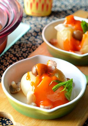 小さな玉ねぎ鍋、〆はハリッサバターがけ♪-レシピのメイン写真