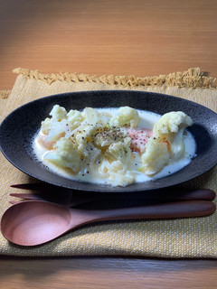 カリフラワーと塩鮭のクリーム煮-レシピのメイン写真