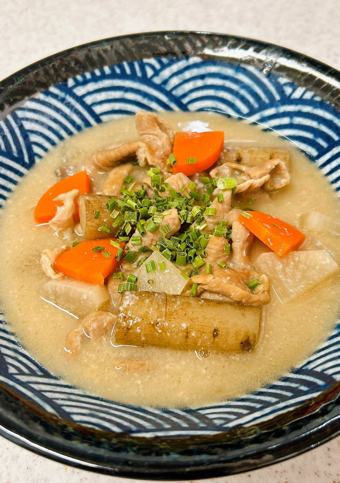 ごぼうも主役級にたっぷり♪粕汁風モツ煮-レシピのメイン写真