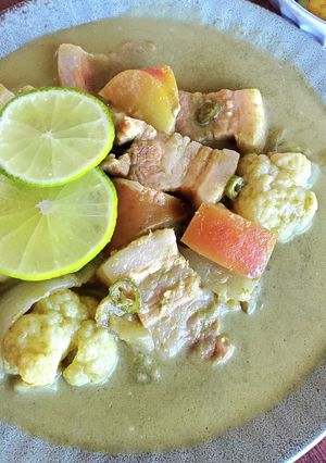 豚肉とカリフラワーとリンゴのハーブカレー-レシピのメイン写真