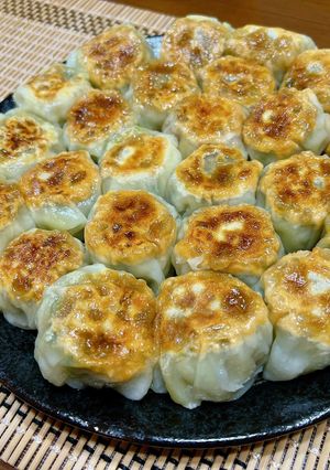 カリっじゅわ〜✨餃子の皮で『焼き小籠包』-レシピのメイン写真