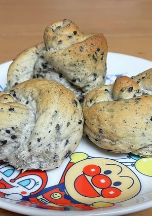黒胡麻パン-レシピのメイン写真