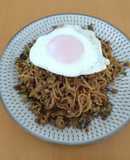 残った餃子の具でお手軽ランチ♪