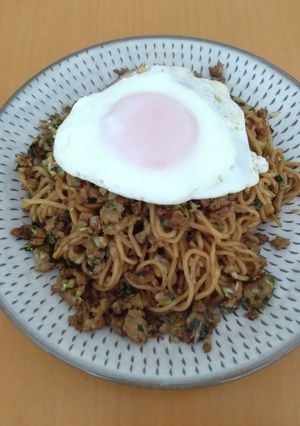 残った餃子の具でお手軽ランチ♪-レシピのメイン写真