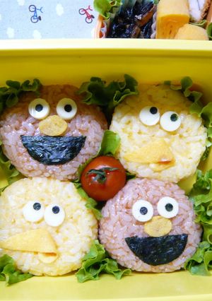 キャラ弁☆エルモ&ビックバードのおにぎり-レシピのメイン写真