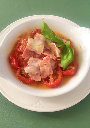 レンジでプチトマトとベーコンのチーズがけ-レシピのメイン写真