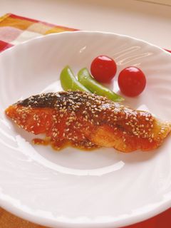 白いご飯に最高☆鮭のごま生姜照焼き-レシピのメイン写真