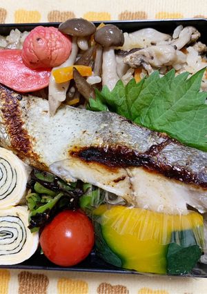 10/8ﾖｯﾁｬﾝ☆きのこご飯お弁当-レシピのメイン写真