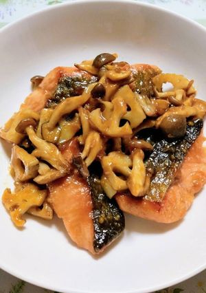 簡単秋の夕飯主菜鮭と蓮根と茸味噌バター炒め魚料理-レシピのメイン写真