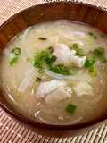 プルプルコラーゲン♪鶏皮と玉ねぎのおみそ汁