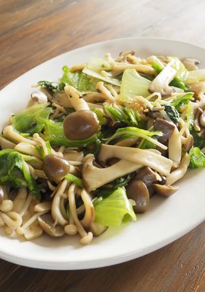 《副菜①》レタスときのこのホットサラダ-レシピのメイン写真