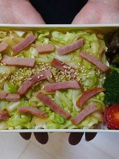 レンジ簡単★ベーコンときゃべつの丼弁当-レシピのメイン写真