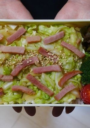 レンジ簡単★ベーコンときゃべつの丼弁当-レシピのメイン写真