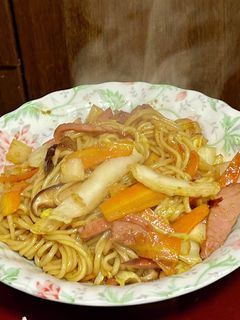 白菜とソーセージの焼きそば・焼肉のタレで-レシピのメイン写真